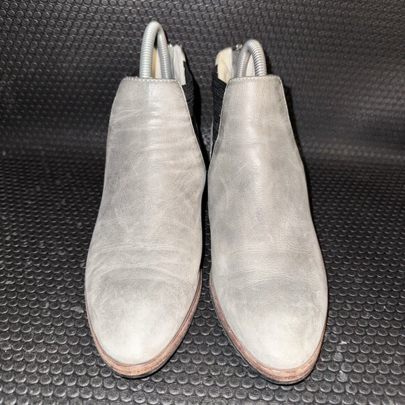 Aquatalia Farrah Gray Leather Side Stretch Zip Ankle Booties Women’s Size 6.5 - Picture 2 of 9